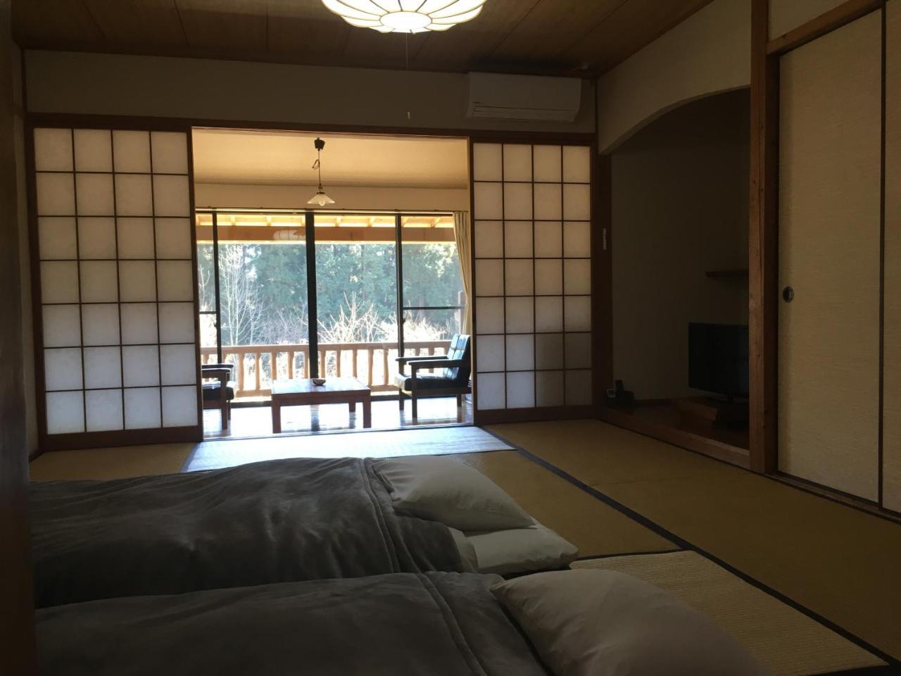 山荘 紗羅樹 Syaranoki Hotel Yufu Buitenkant foto